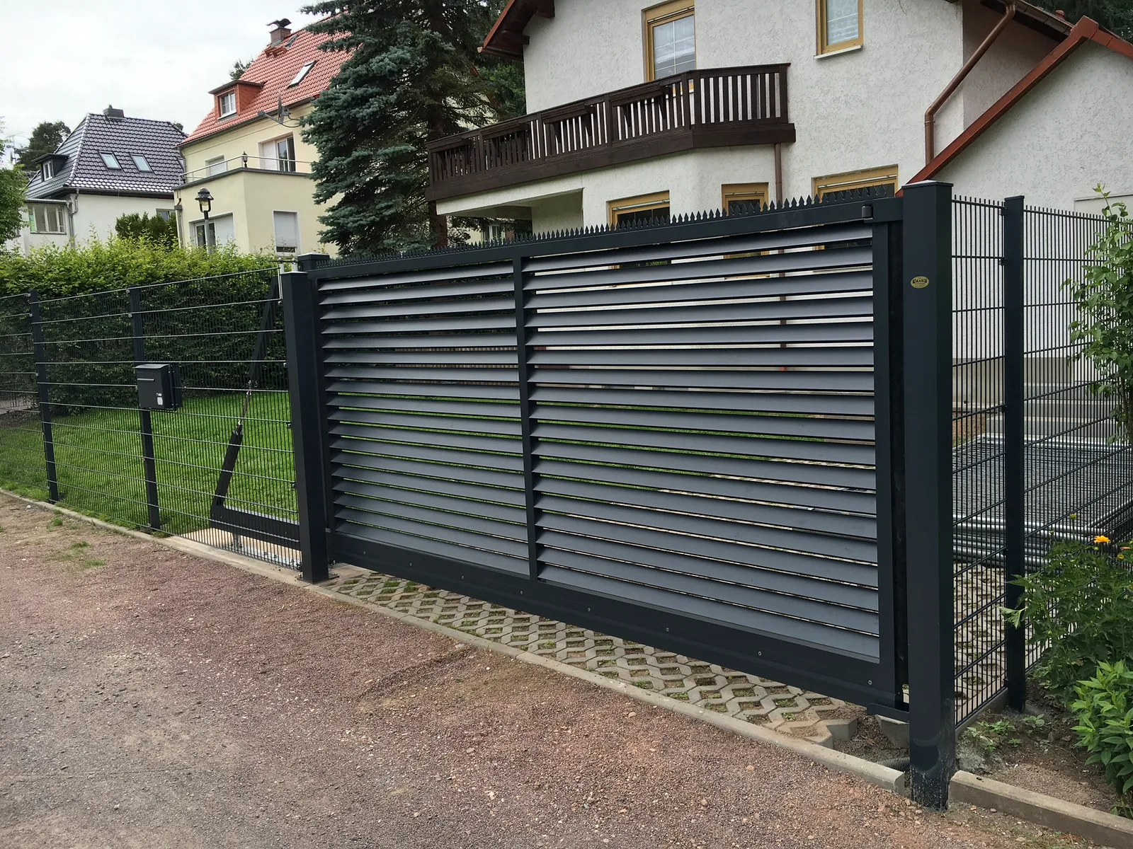 Anlage Modell Linea, gefertigt von KAB Torsysteme in Brotterode-Trusetal